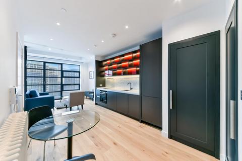 undefined, Defoe House, London City Island, London, E14