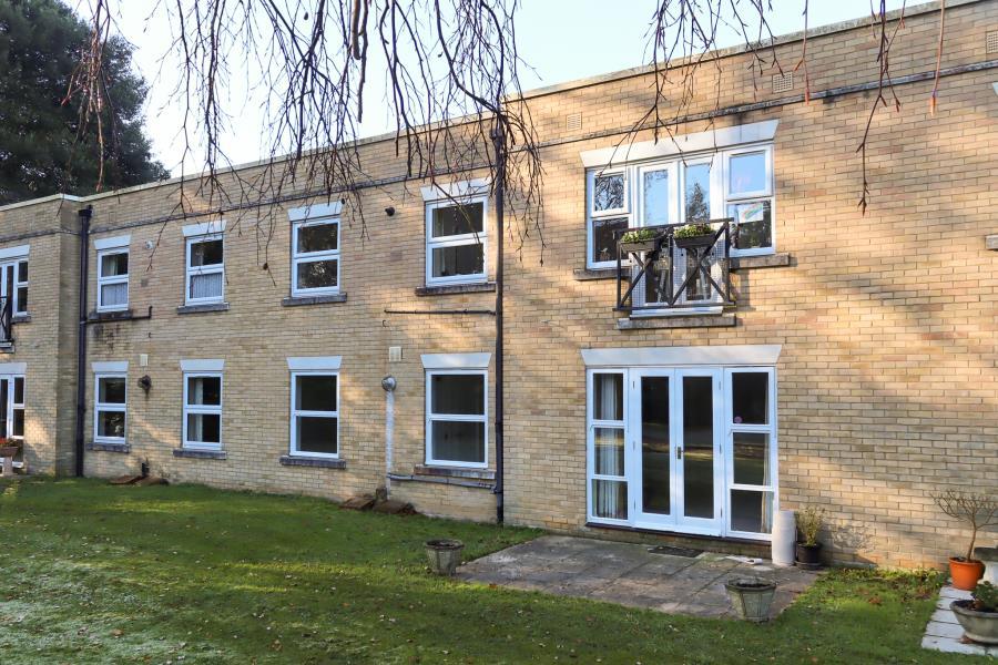 Homewood Court, Cedars Village, Chorleywood, Herts WD3 2 bed retirement property £365,000