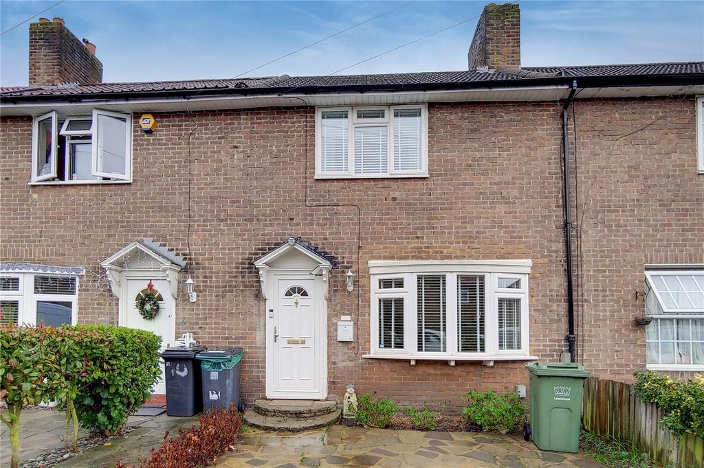 Farmfield Road, Bromley, BR1 3 bed terraced house £400,000