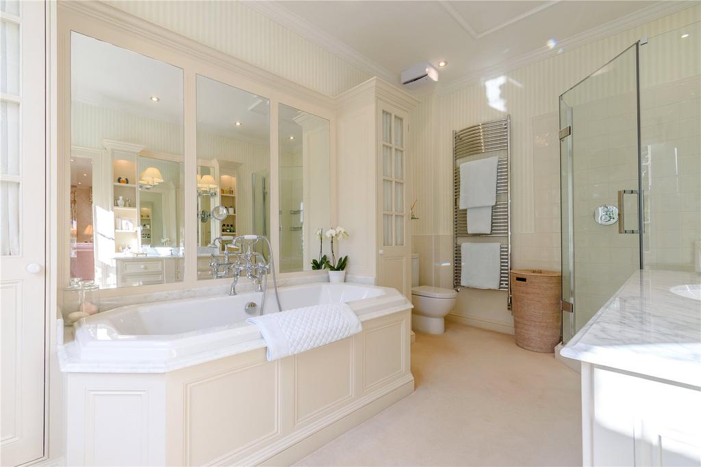 Master En-Suite