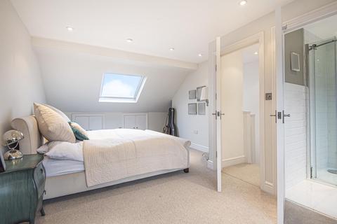 50 Adelaide Grove, London, W12 0JJ