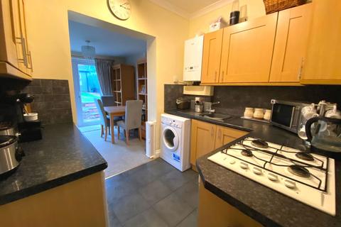 18 Central Avenue, Northampton, NN2 8DZ