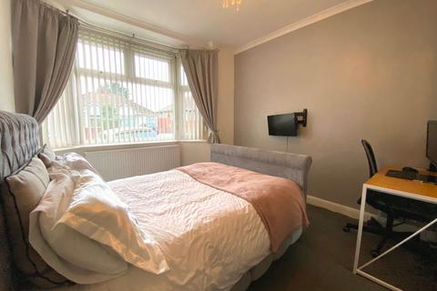 18 Central Avenue, Northampton, NN2 8DZ