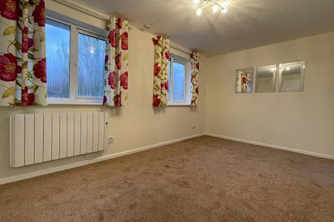 32 Willow Drive, Ringwood, BH24 3BE
