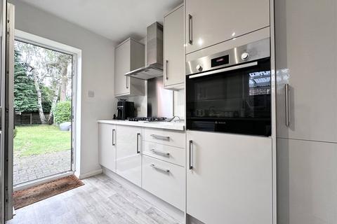 2 bedroom bungalow for sale, Spring Woods, Fleet, Hampshire, GU52