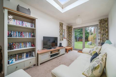 2 bedroom bungalow for sale, Spring Woods, Fleet, Hampshire, GU52