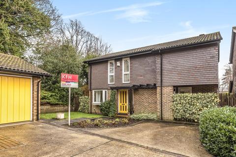 6 Cromlix Close, Chislehurst, BR7 5SJ
