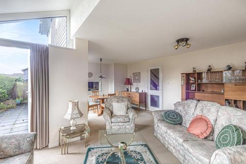 6 Cromlix Close, Chislehurst, BR7 5SJ