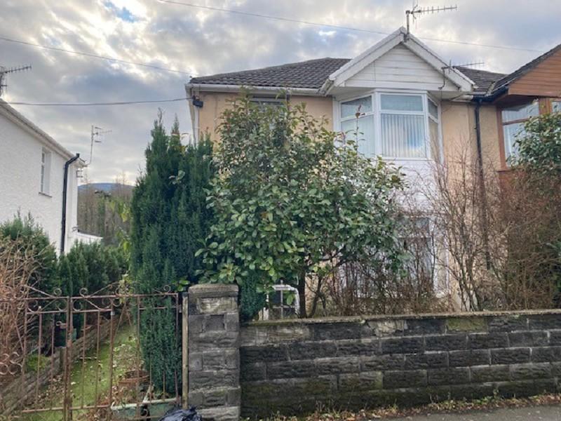 Park Avenue, Glynneath, Neath, Neath Port Talbot. 3 bed semidetached