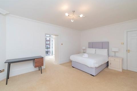 3 bedroom flat to rent, Strathmore Court, 143 Park Road, London