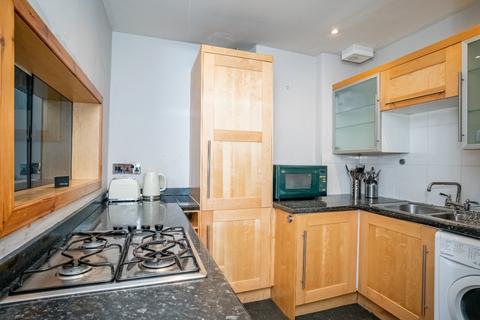 2 bedroom flat to rent, Waverley Park, Abbeyhill, Edinburgh, EH8