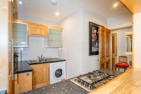 2 bedroom flat to rent, Waverley Park, Abbeyhill, Edinburgh, EH8