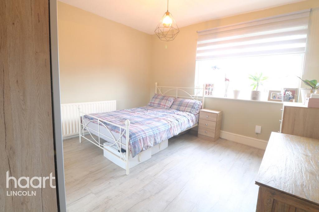 Boultham Avenue, Lincoln 3 bed end of terrace house £130,000