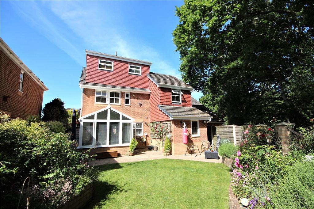 Edwina Drive, Poole, Dorset, BH17 4 bed detached house - £445,000