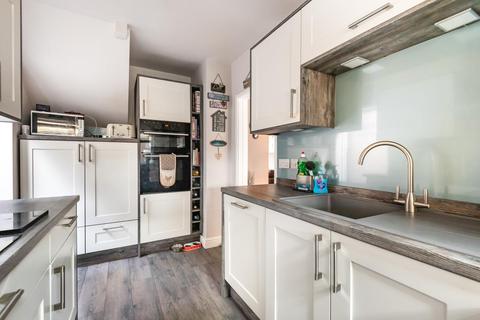 15 Ampney Orchard, Bampton, OX18 2AD