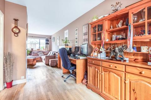 15 Ampney Orchard, Bampton, OX18 2AD