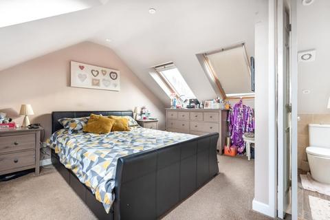 15 Ampney Orchard, Bampton, OX18 2AD