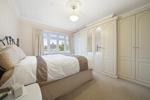19 Allan Way, London, W3 0PW