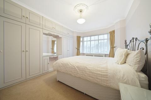19 Allan Way, London, W3 0PW