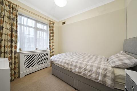 19 Allan Way, London, W3 0PW