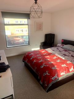 1 bedroom maisonette to rent, Bethnal Green Road, Bethnal Green, E2
