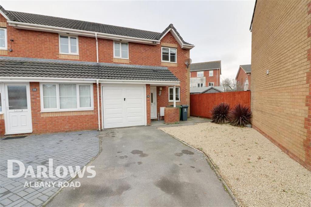 Clos Hector 3 bed semidetached house £1,000 pcm (£231 pw)