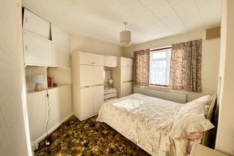 109 Squirrels Heath Road, Romford, RM3 0LR