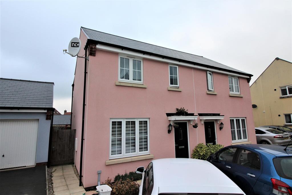 Badger Road, Thornbury, Bristol, BS35 1AB 3 bed semidetached house £