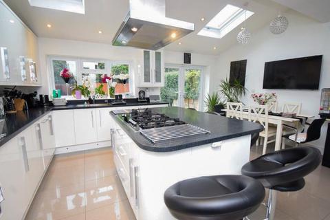 10 Rectory Close, Farnham Royal, Slough, SL2 3BG