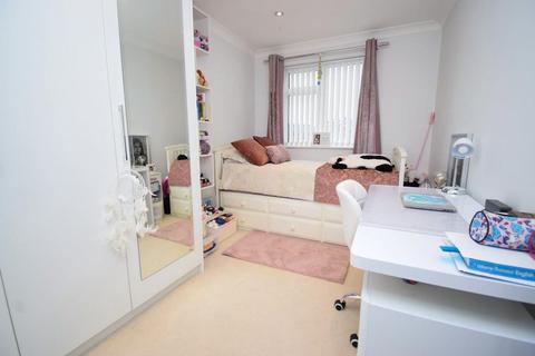 10 Rectory Close, Farnham Royal, Slough, SL2 3BG