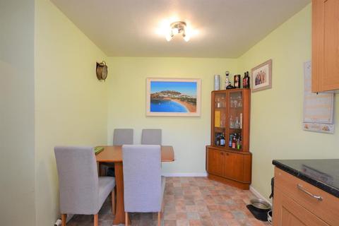 95 Unwin Road, Cheltenham, GL51 6TN