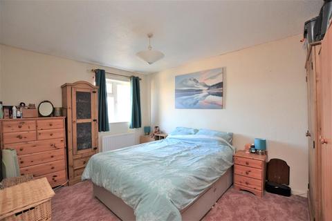 95 Unwin Road, Cheltenham, GL51 6TN