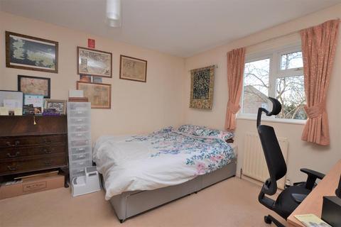 95 Unwin Road, Cheltenham, GL51 6TN