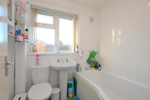 95 Unwin Road, Cheltenham, GL51 6TN