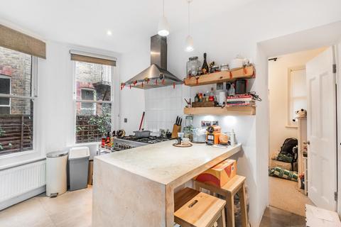 128 Amesbury Avenue, London, SW2 3AB