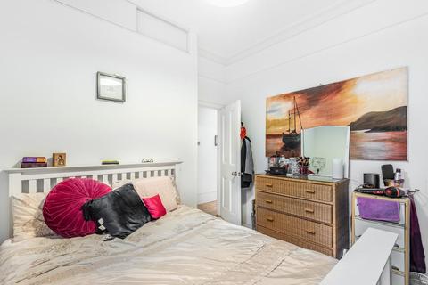 128 Amesbury Avenue, London, SW2 3AB