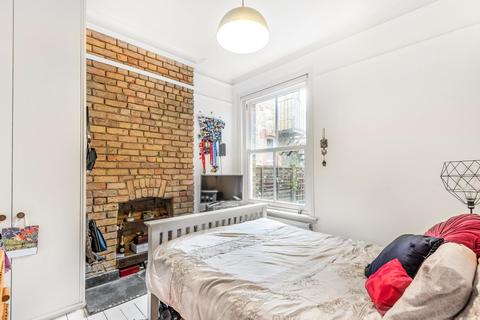 128 Amesbury Avenue, London, SW2 3AB