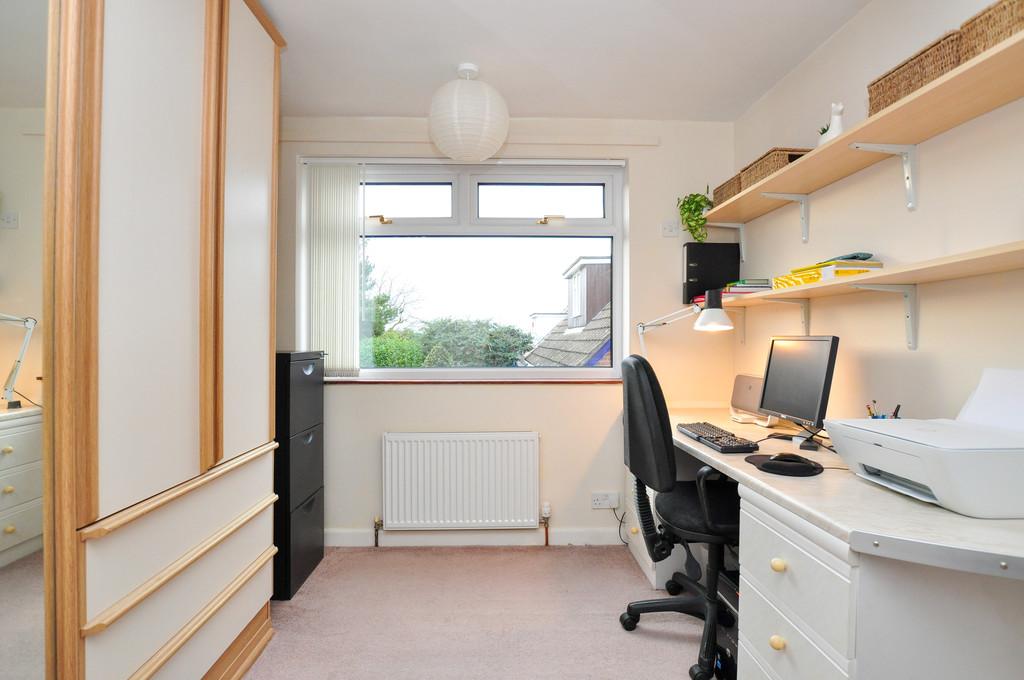Bedroom/study