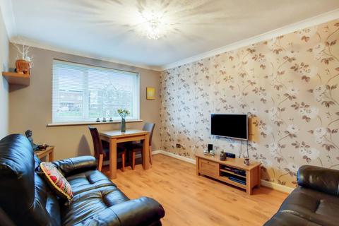 49 Swallowdale, South Croydon, CR2 8SG