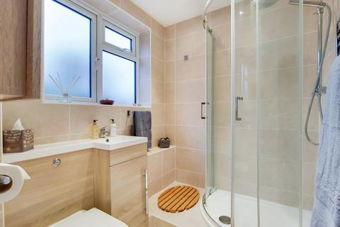 49 Swallowdale, South Croydon, CR2 8SG