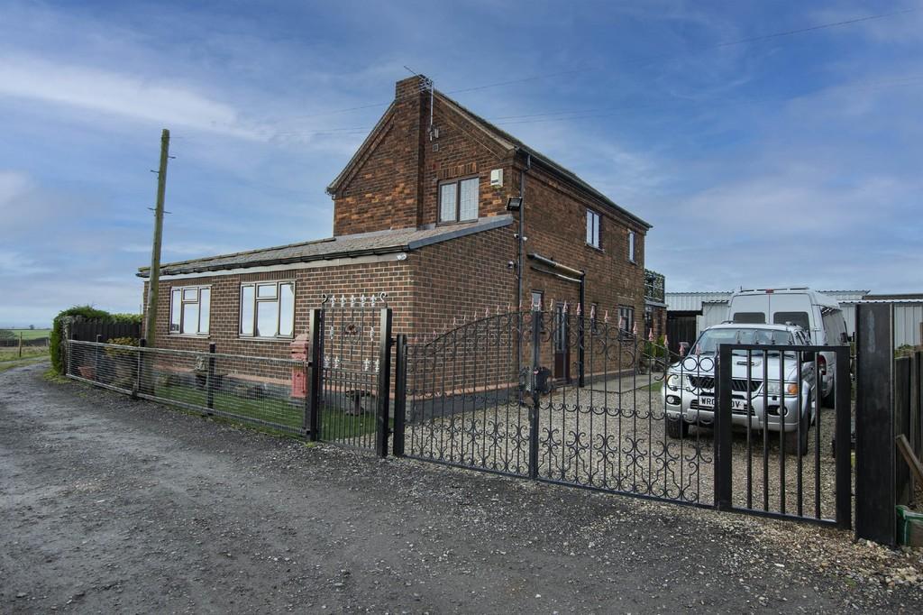 Gainsborough Road, Gringleyonthehill 2 bed detached house £315,000