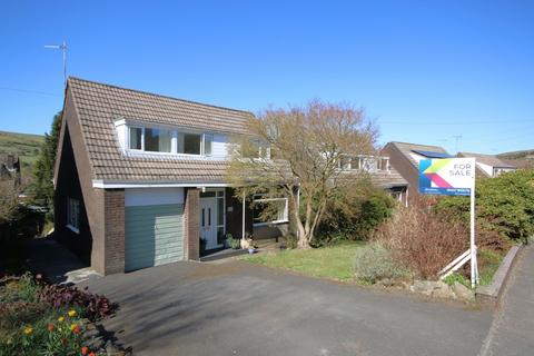 83 Delph Lane, Delph, Oldham, OL3 5HX
