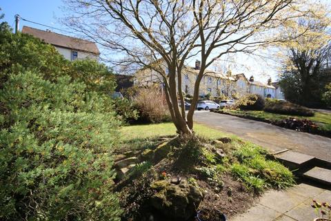 83 Delph Lane, Delph, Oldham, OL3 5HX