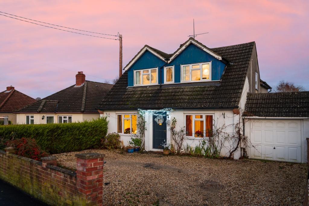 Gordon Road, Thatcham, RG18 4 bed detached house £525,000