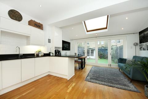12 Chamberlain Road, London, W13 9EW