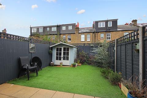 12 Chamberlain Road, London, W13 9EW