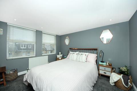 12 Chamberlain Road, London, W13 9EW