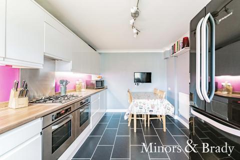 12a Carl Close, Dereham, NR19 1ET