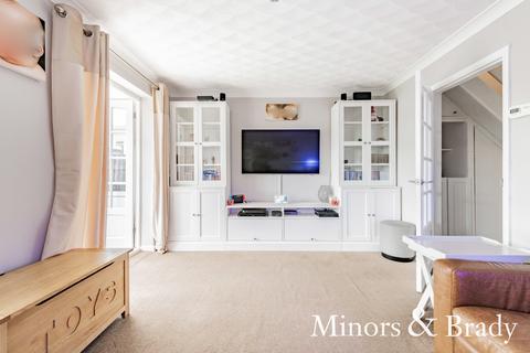 12a Carl Close, Dereham, NR19 1ET