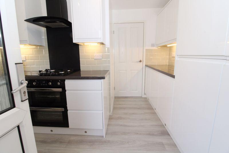 Kitchen (2)